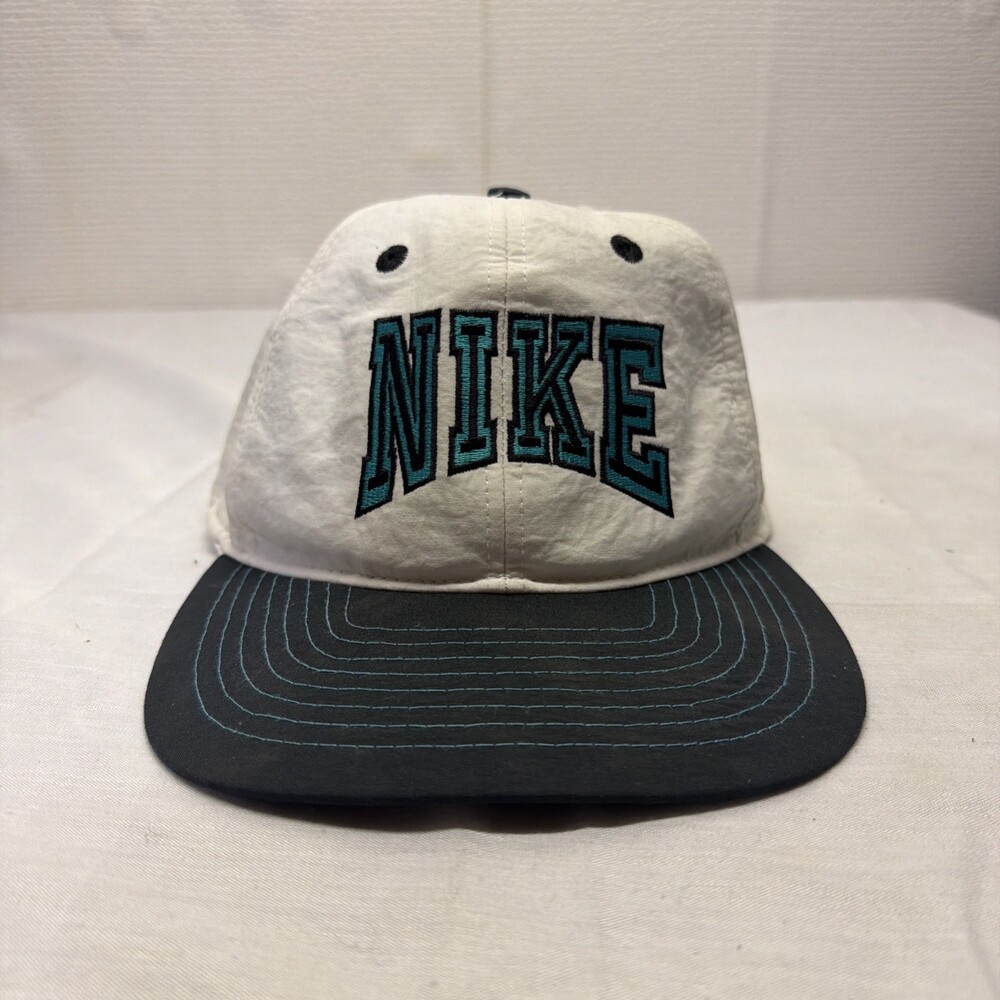 Vintage Nylon White embroidered Nike Snapback Hat White